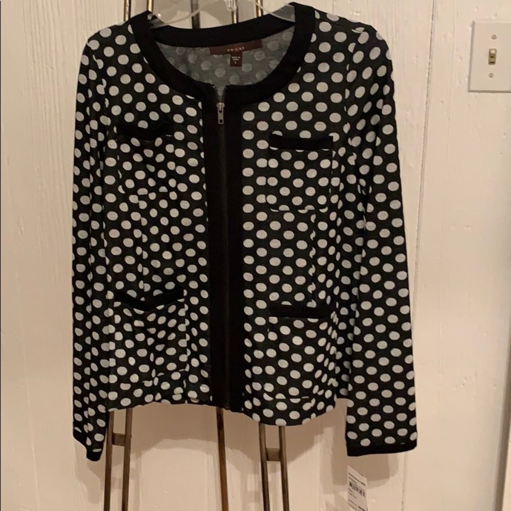 Polka dot sweater with zipper